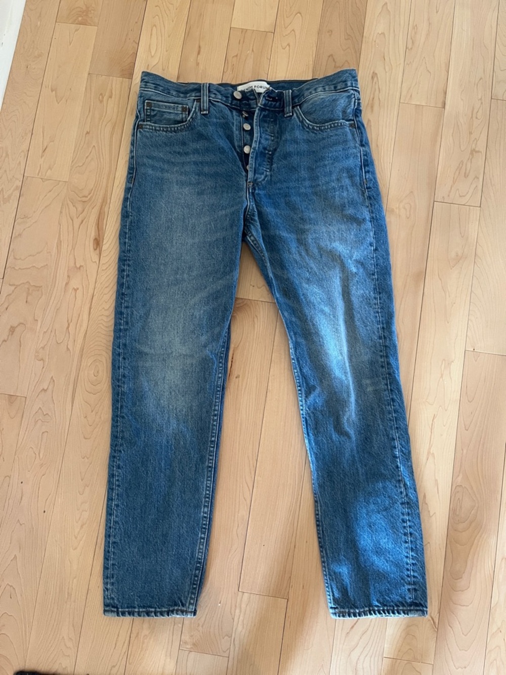 Aritzia Denim Forum Ex-Boyfriend US28 Straight-Leg Jeans